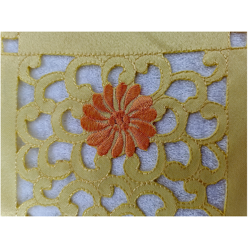 Prestieranie na stôl vyšívané 40x25cm