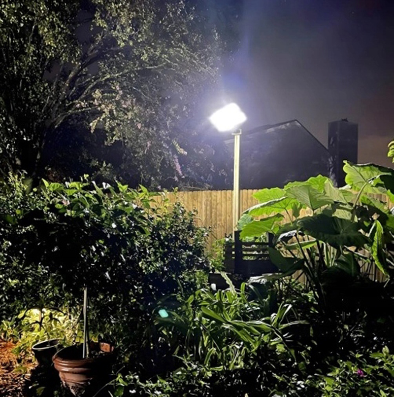 Halogénový reflektor LED s detektorom pohybu 200W