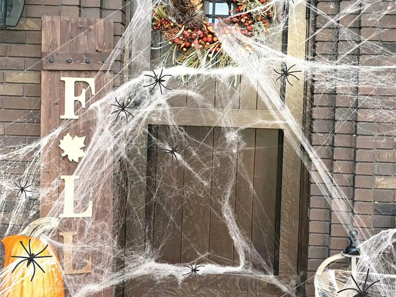 Halloweenska výzdoba Pavučina biela s 2 pavúkmi