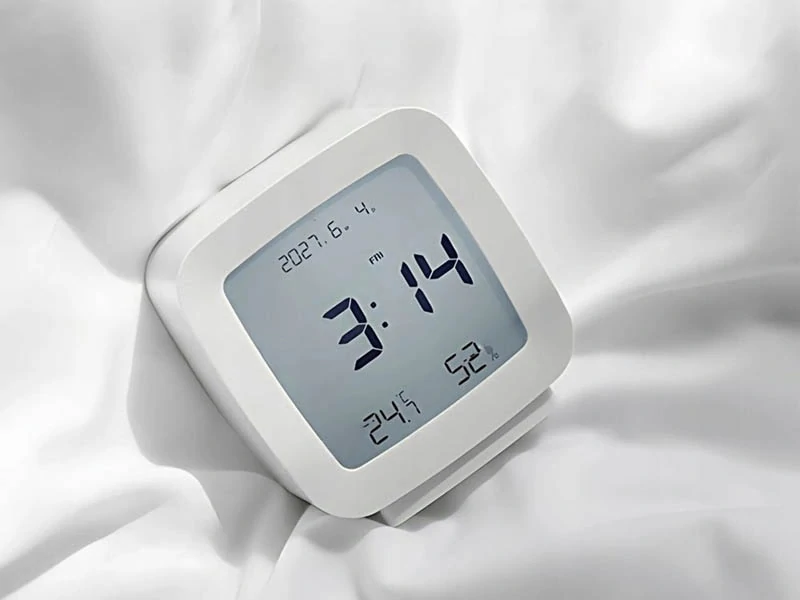 Digitálny LED budík s meteostanicou biely