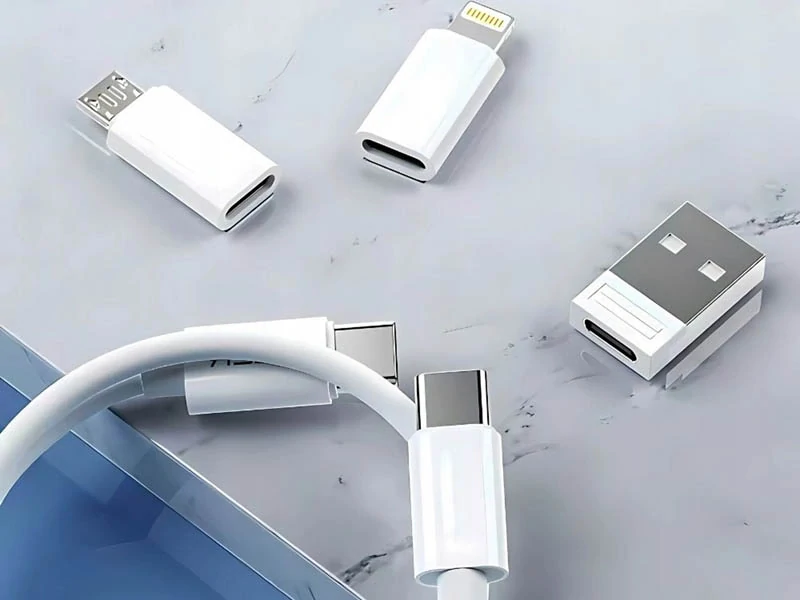 Univerzálny set adaptérov v puzdre 5v1 biely