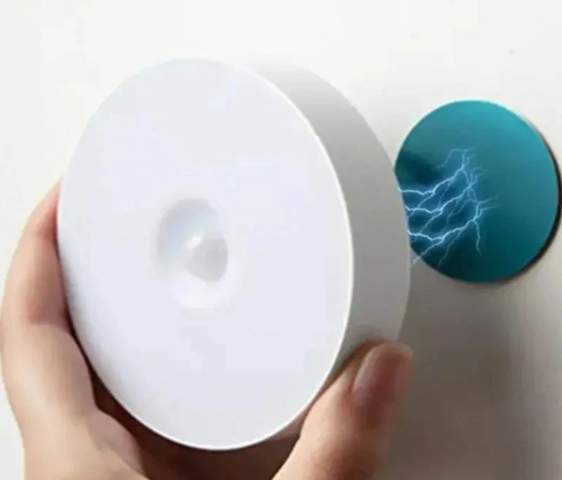 Nočná lampa s pohybovým senzorom 8cm