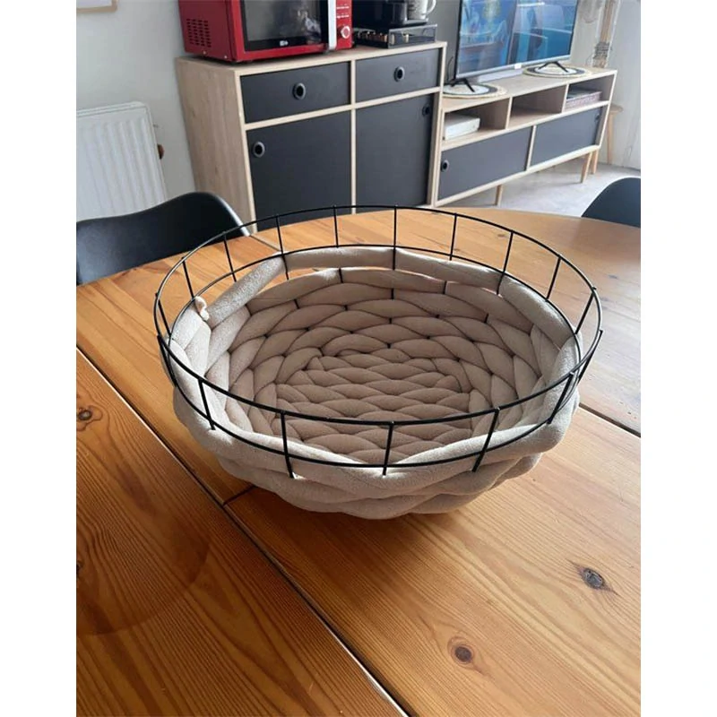 Mačací pelech Cat Bed 38 cm – kovový košík s mäkkou výstelkou