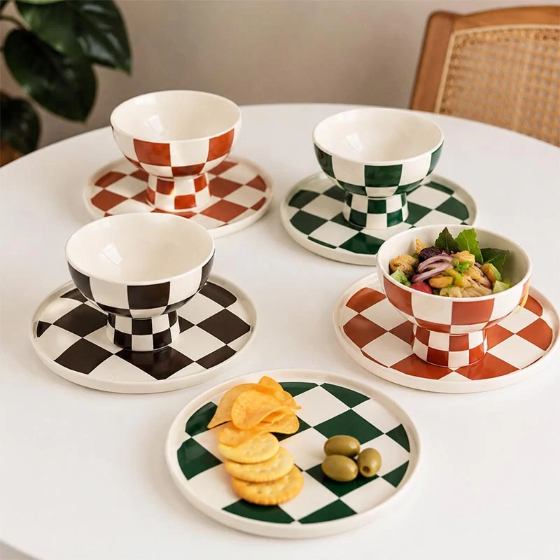 Miska z porcelánu s retro kockovaným vzorom zelenej farby 17 × 10 cm