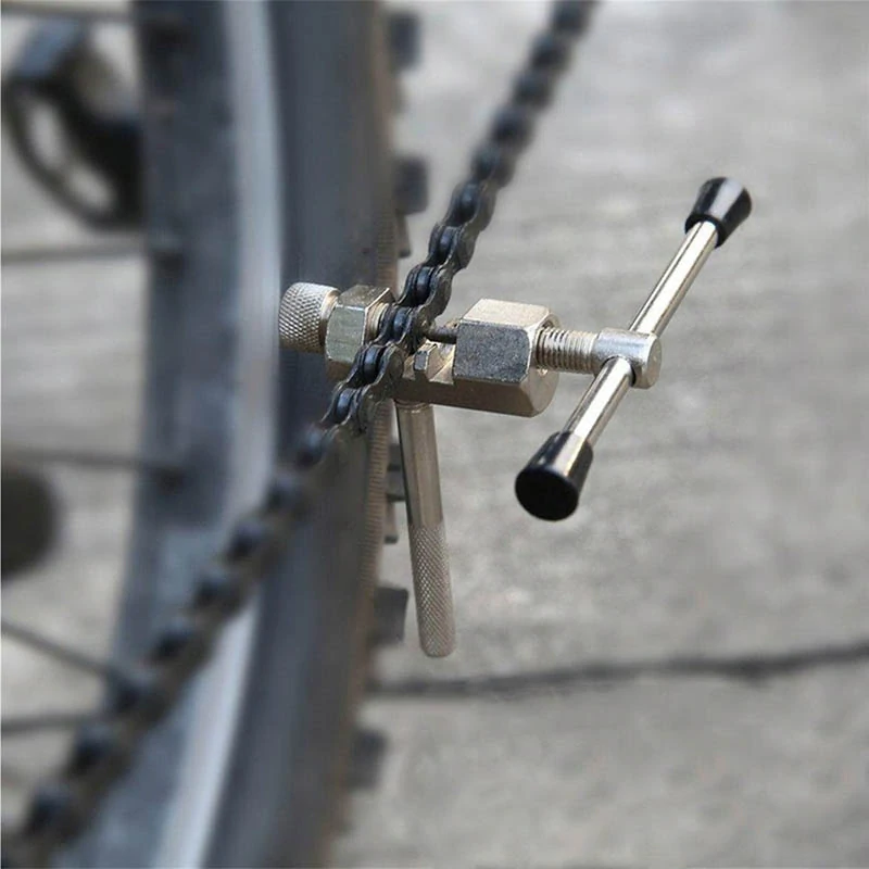 Nitovač na reťaz bicyklov