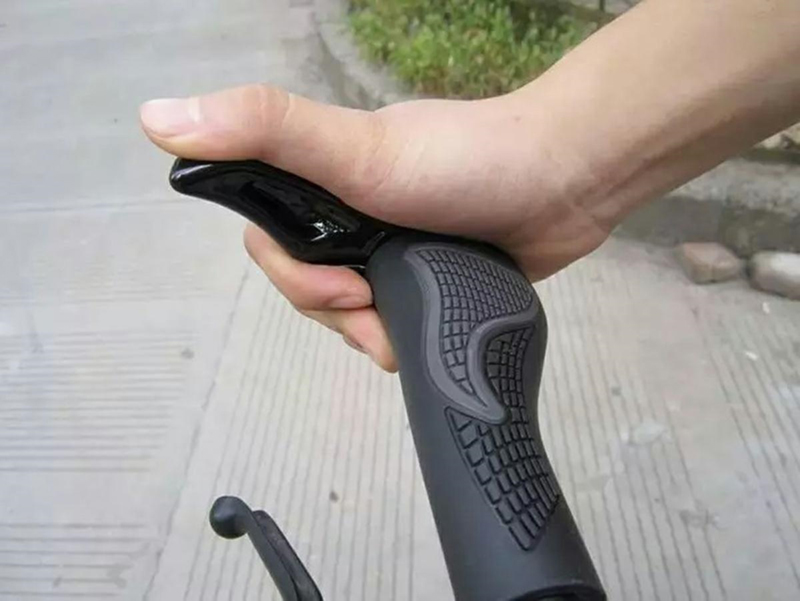 Rukoväte na bicykel 