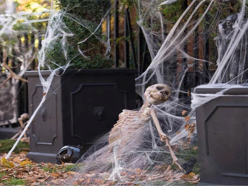 Halloweenska výzdoba Pavučina biela s 2 pavúkmi