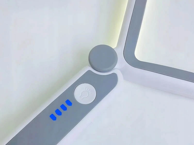 Lupa 4x s LED podsvietením