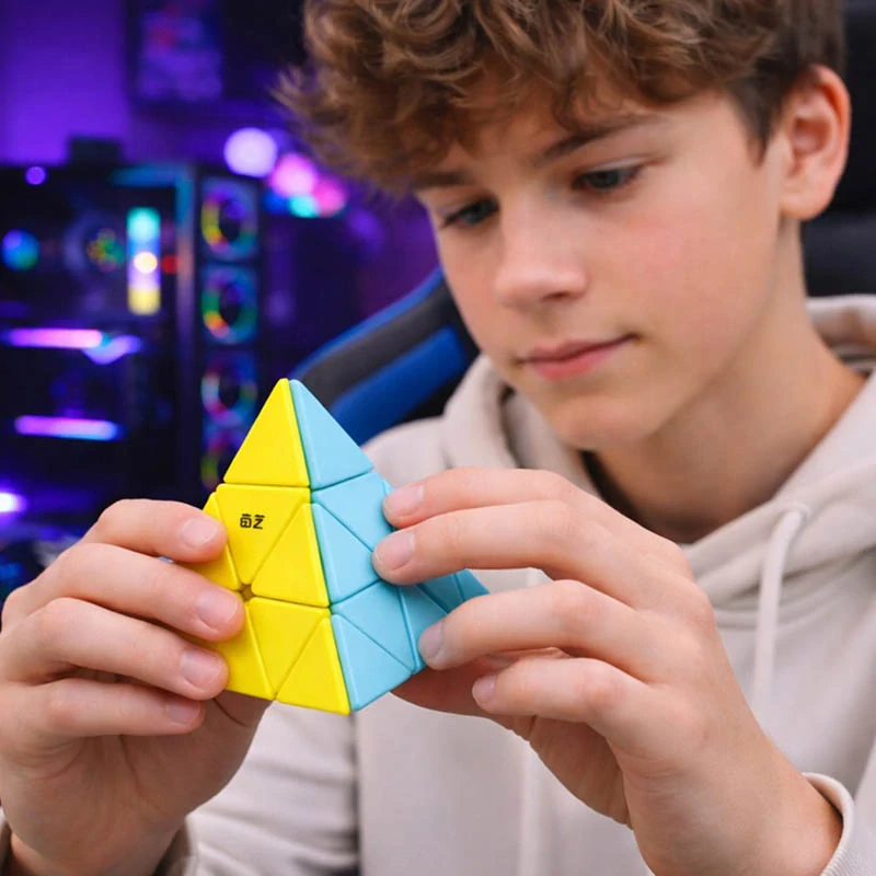 Logická kocka pyramída 3 x 3 x 3 Pyraminx