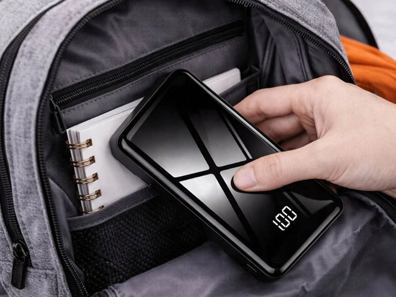Powerbanka 20 000 mAh s baterkou