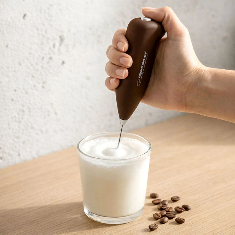 Ručný napeňovač mlieka Esperanza LATTE – hnedý