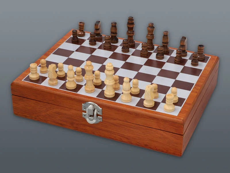 Ploskačka 240ml v darčekovej sade Chess