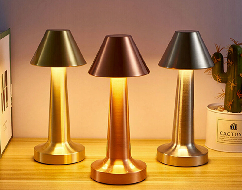 Stolná lampa A12 dotyková 23cm 3W USB