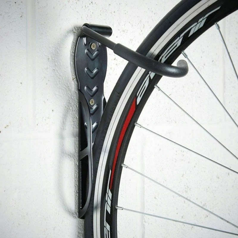 Nástenný vešiak na bicykel a kolobežku