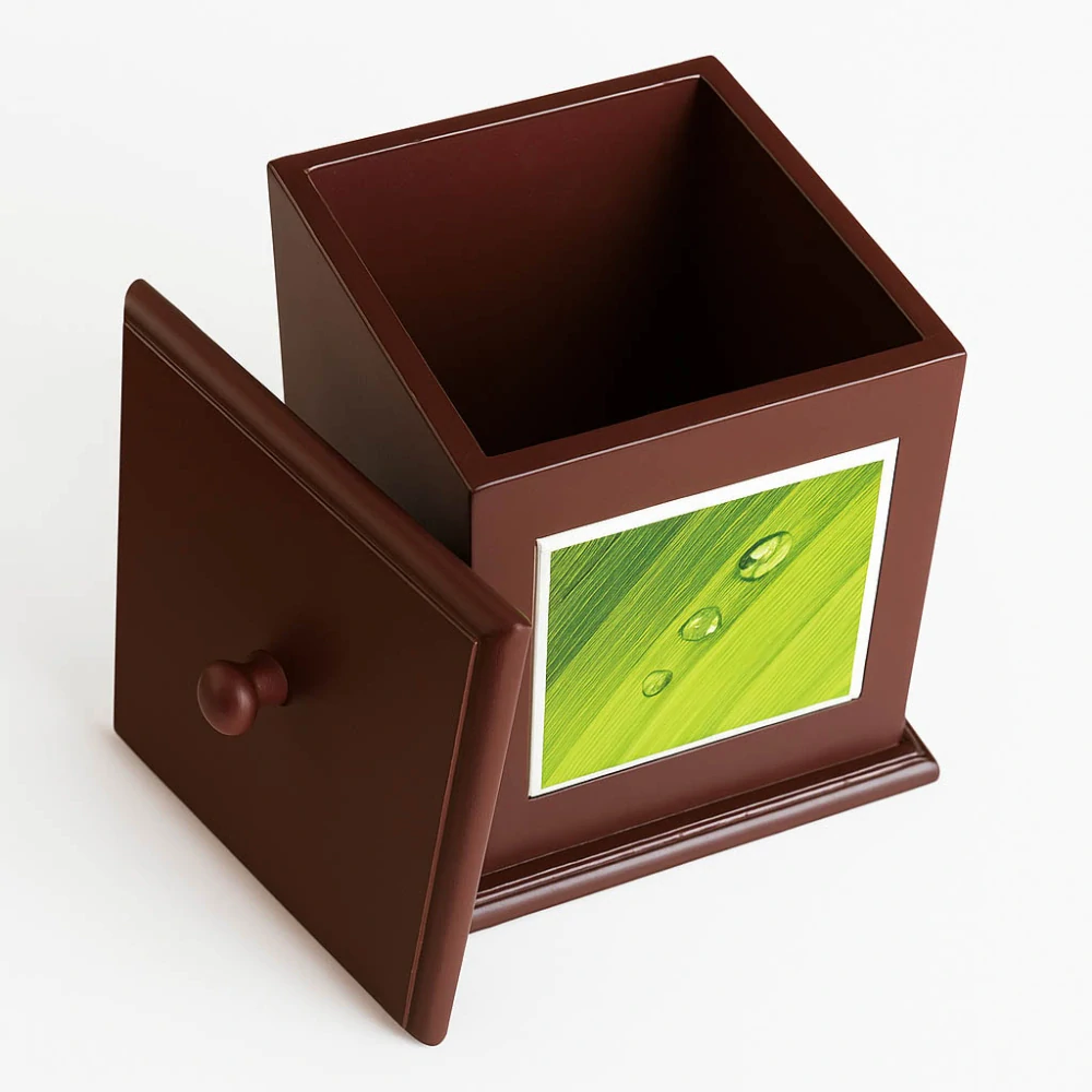 Drevená dóza s viečkom a prírodným motívom – 12,5 × 12,5 × 15 cm