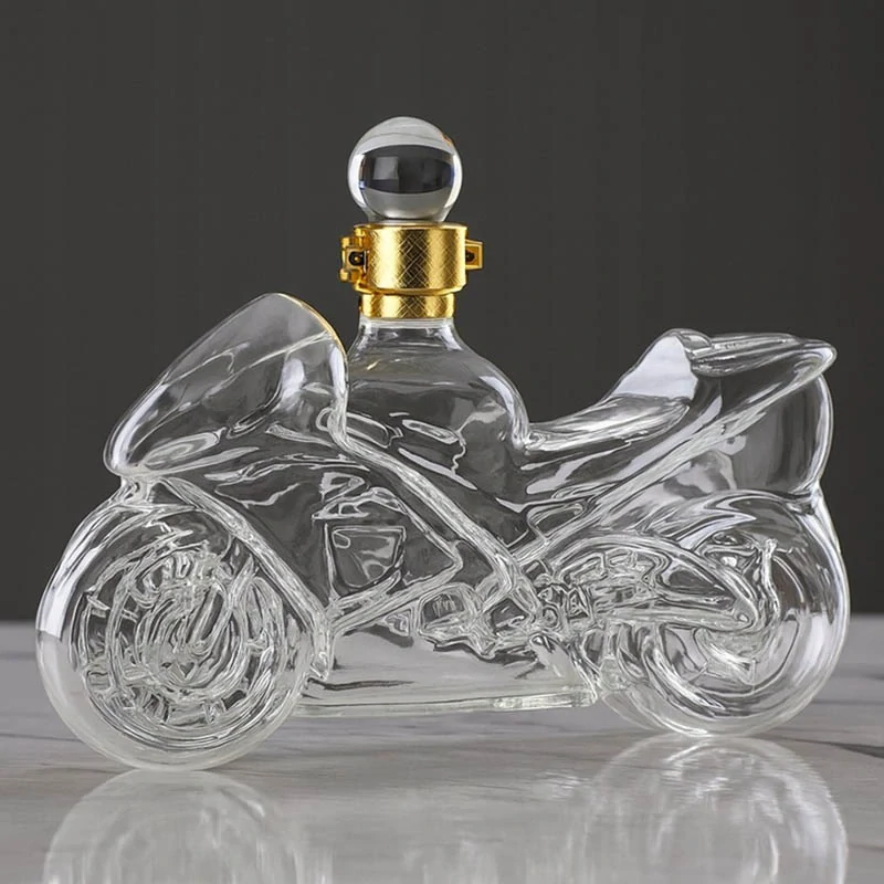 Karafa na whisky v tvare motorky 