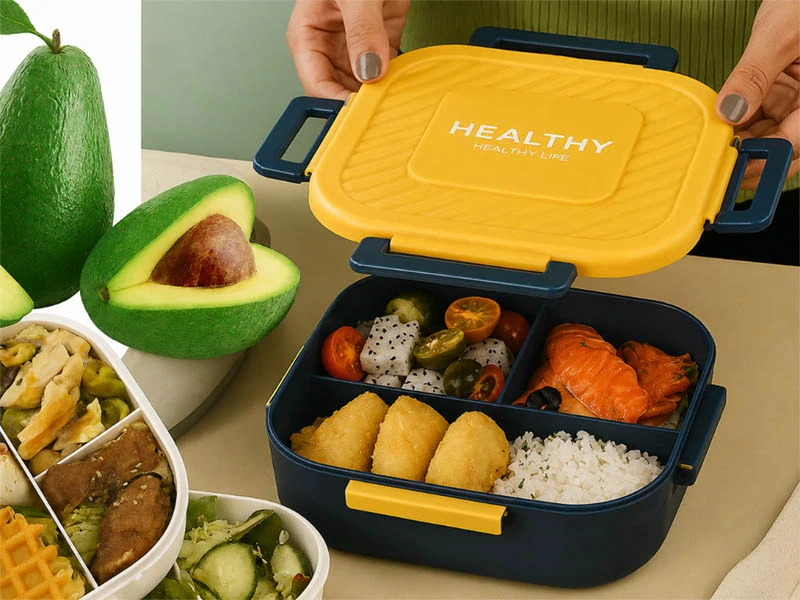 Lunch box s 3 priehradkami a príborom na desiatu aj obed zelený