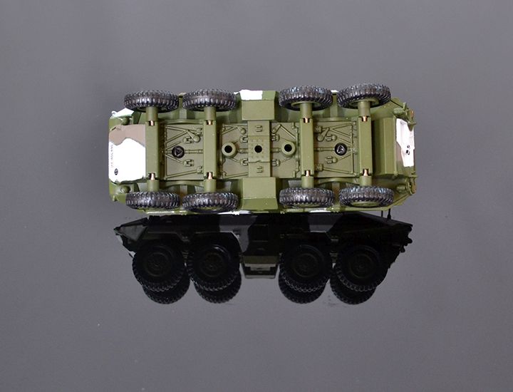 Model prieskumného obrneného vozidla LUCHS 1:74