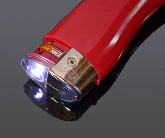 Zapaľovač XXL s otváračom na fľaše a LED svetlom