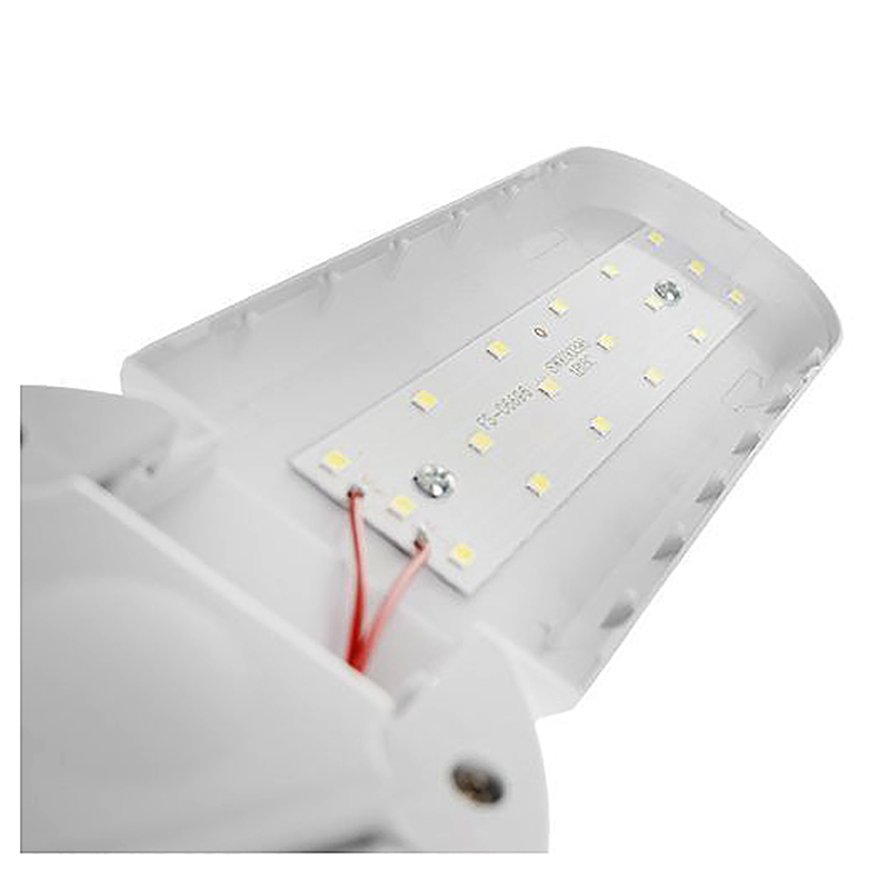 Žiarovka LED trojramenná 
