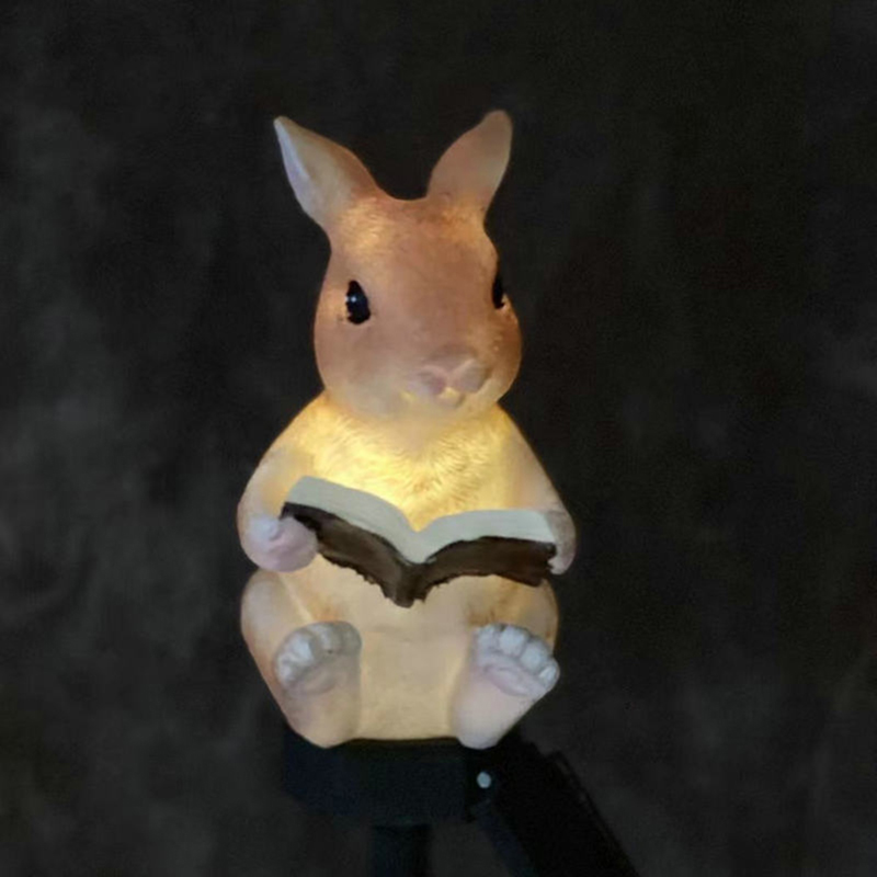Solárna záhradná lampa - Králik s knihou