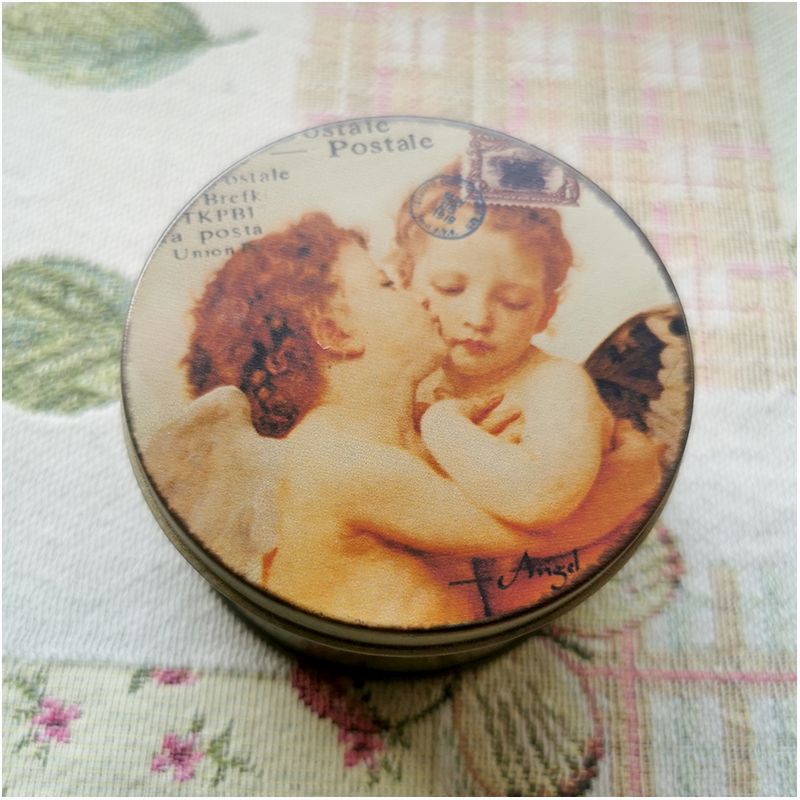 Retro kovová dekoračná krabička