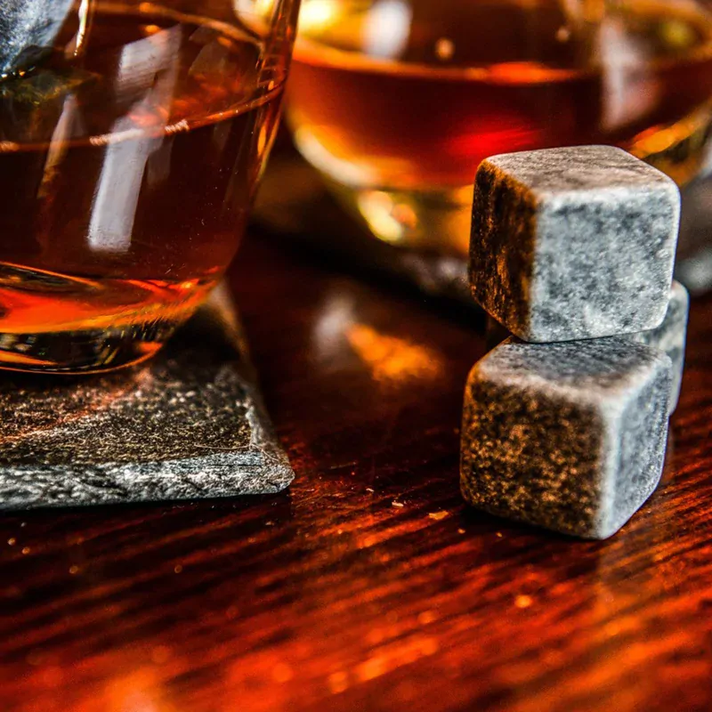 Súprava chladiacich kamienkov na whisky 12ks s príslušenstvom
