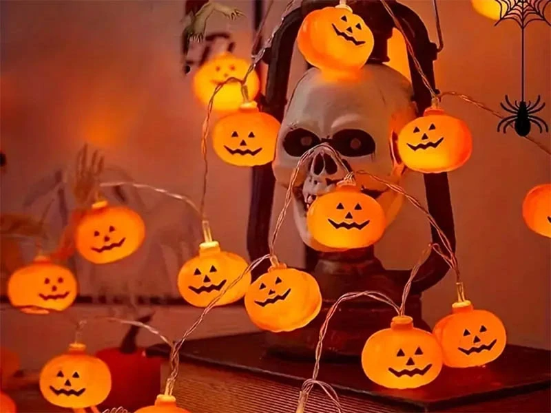 Halloweenska LED girlanda Tekvice 2m