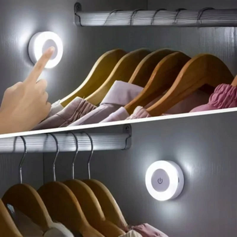 Dotyková LED lampa s 3 farbami svetla