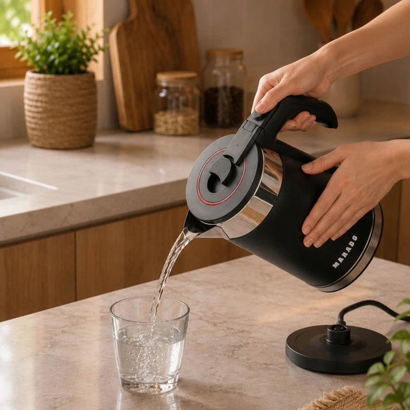 Rýchlovarná kanvica Marado 2,3 l 1500 W čierna