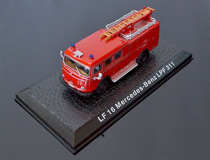DeAgostini Model veterán Mercedes Benz LPF-311 1:72