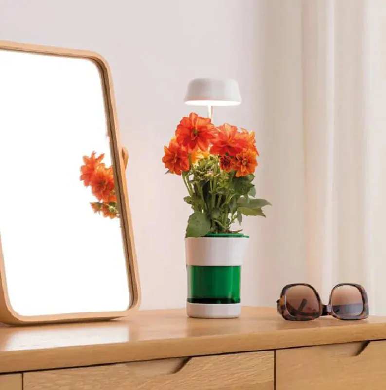 Lampa LED na podporu rastu rastlín