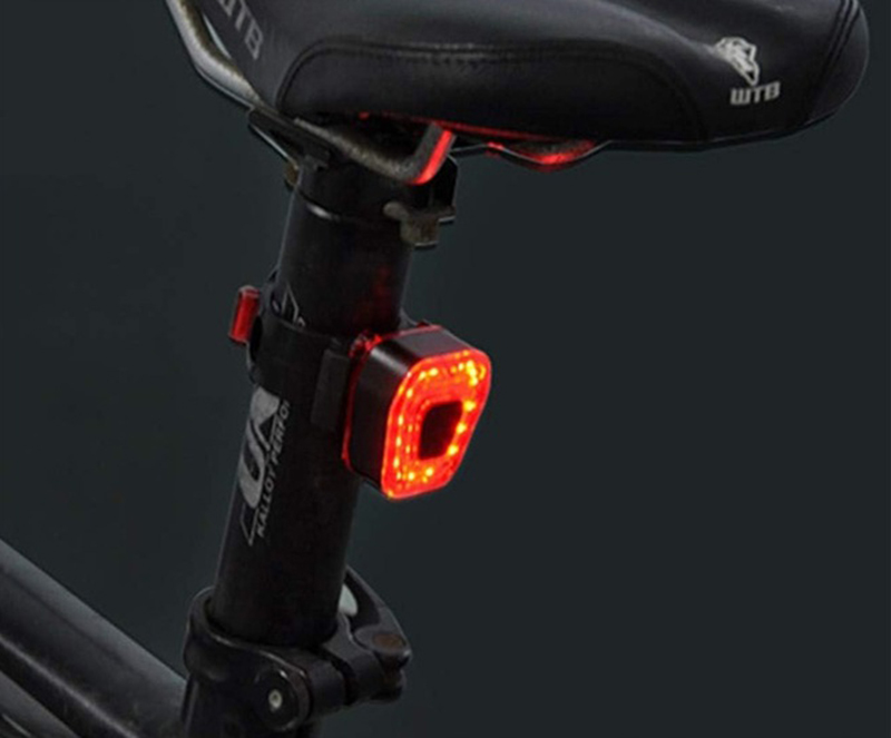 Zadné 14LED svetlo na bicykel USB