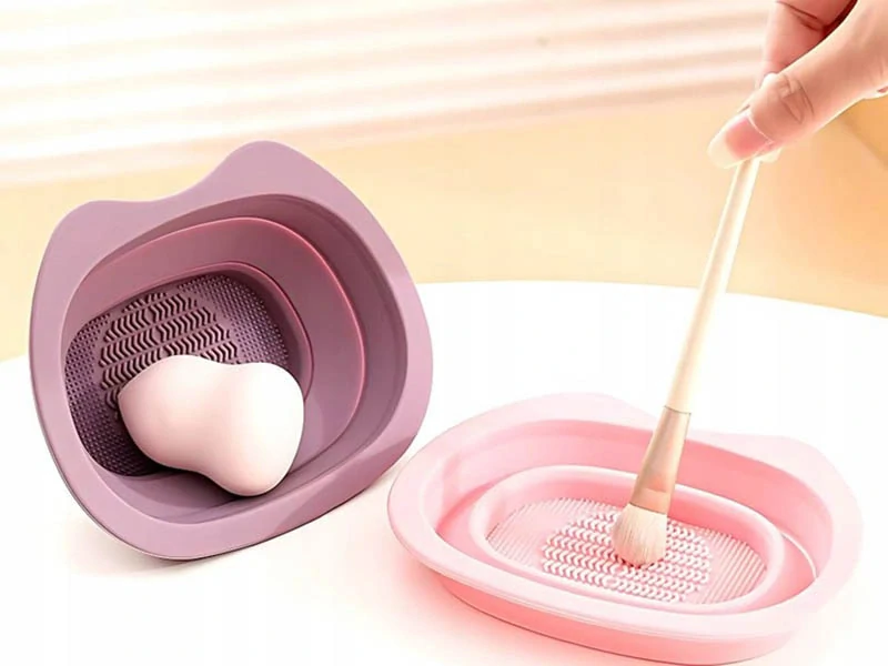 Silikónová miska na čistenie štetcov a hubiek na make-up