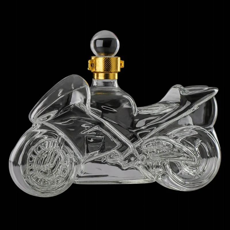 Karafa na whisky v tvare motorky 