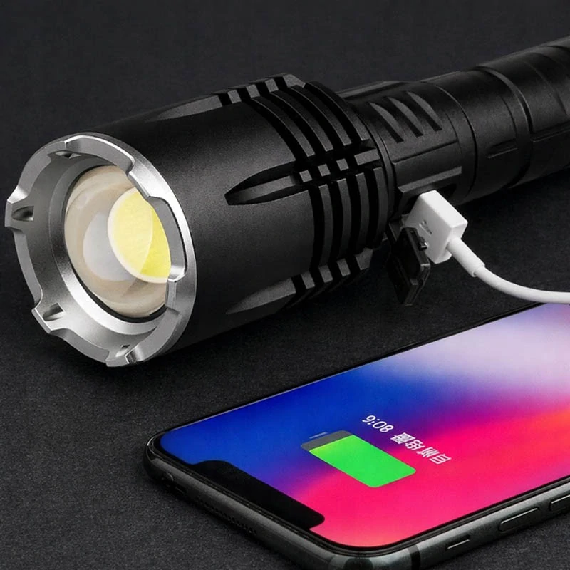 Výkonná LED baterka P90 s nabíjaním cez USB a funkciou zoom