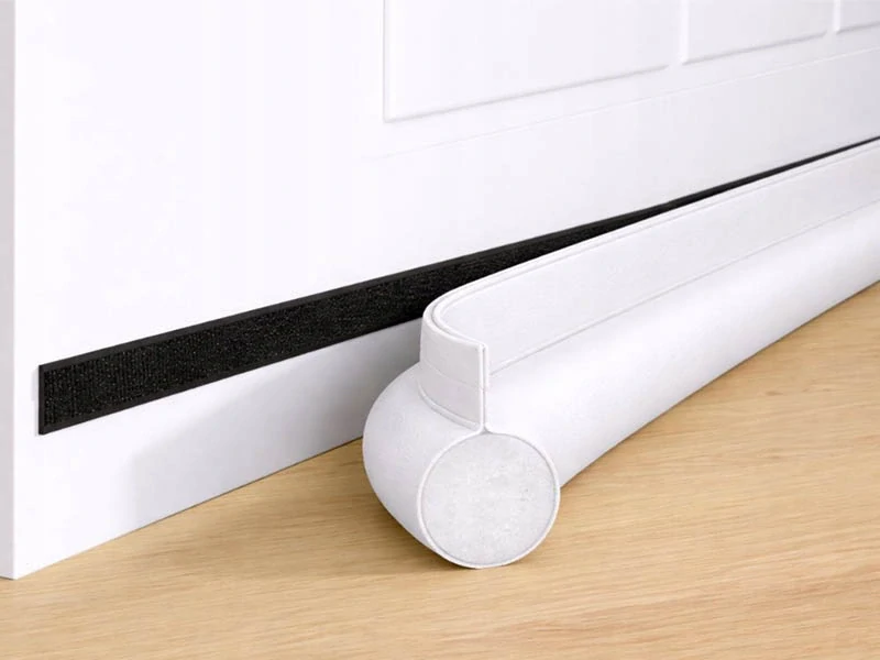 Samolepiace tesnenie pod dvere proti prievanu 96cm biele