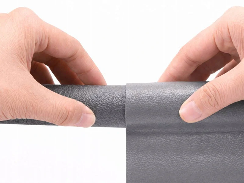 Samolepiace tesnenie pod dvere proti prievanu 96cm sivé