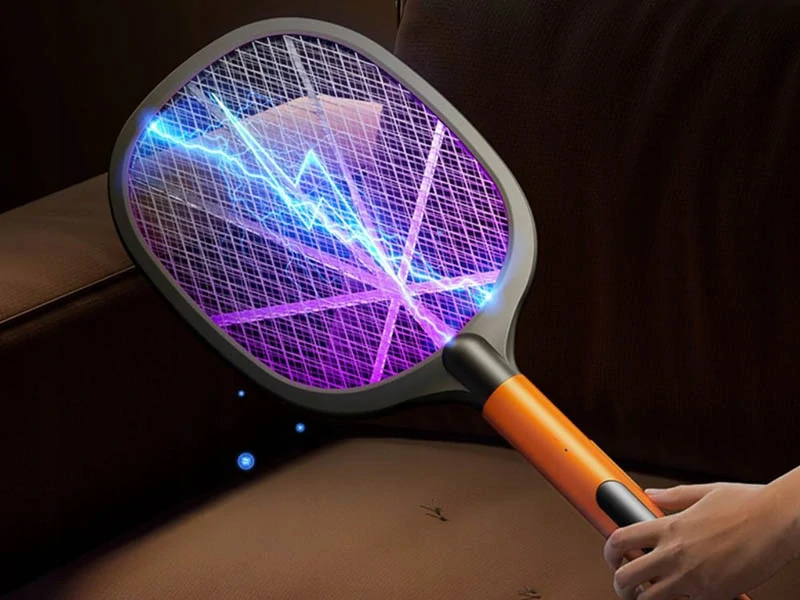 Elektrická plácačka na muchy a komáre s UV lampou