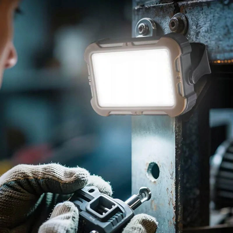 Prenosný solárny LED reflektor s powerbankou 117 LED