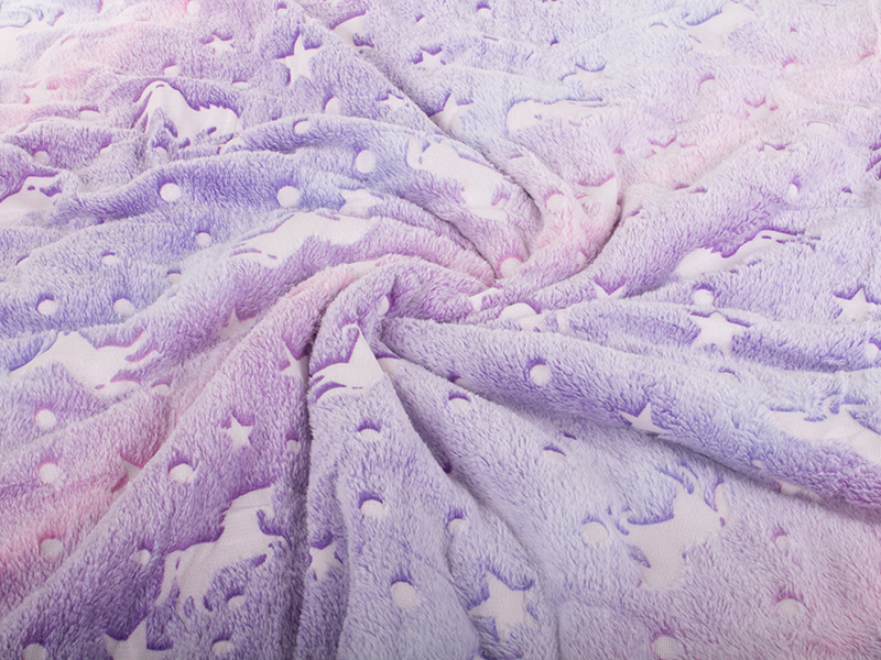 Svietiaca deka 180x150cm fialová
