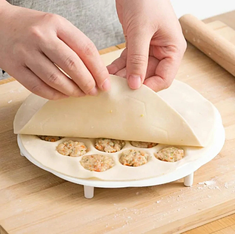 Forma na rýchlu výrobu pirohov a knedlíčkov