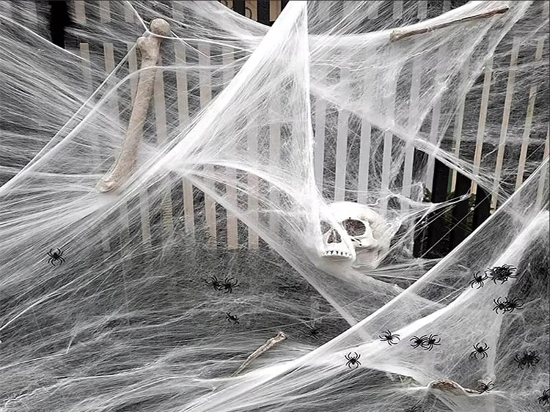 Halloweenska výzdoba Pavučina biela s 2 pavúkmi