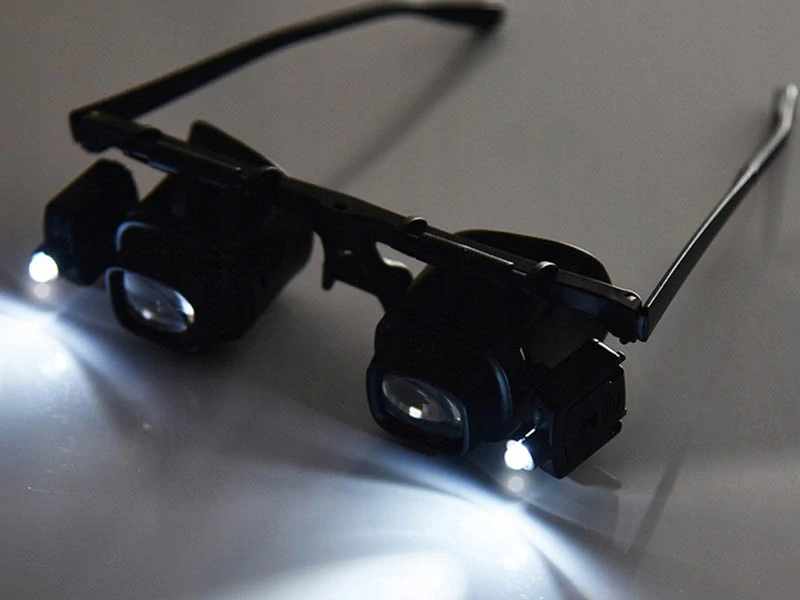 Okuliare s lupou a LED podsvietením 2x – 24x