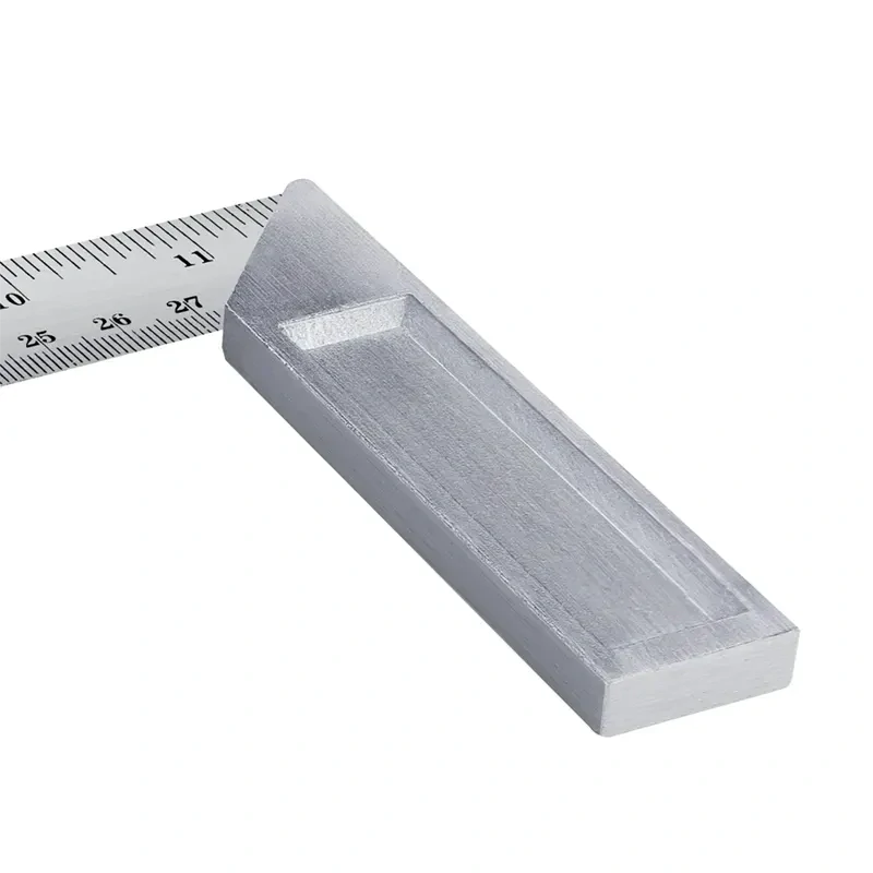 Hliníkový stolársky uholník 30 cm s meracou stupnicou