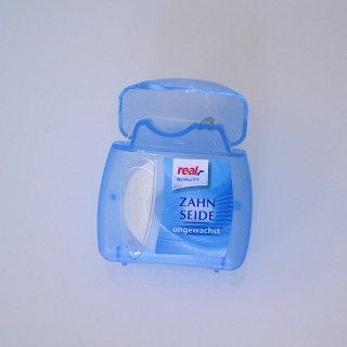 REAL Dentálna niť 50m