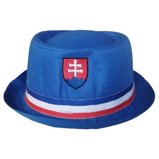 Klobúk s vyšívaným znakom Slovakia 