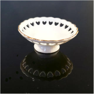 Reutter Porzelan - Podnos porcelánový so srdciami po obvode 6cm