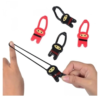 Lietajúci Ninja na prst 6,5 cm