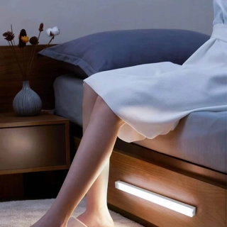 Nočná lampa s pohybovým a súmrakovým senzorom 50cm